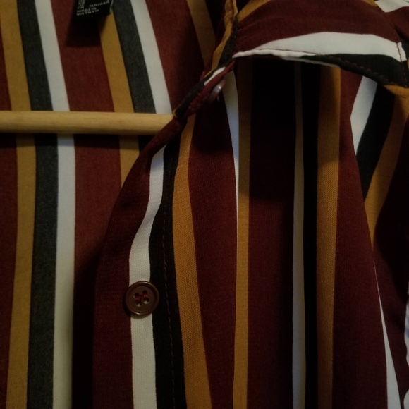 Forever 21 Patterned Button-up - Picture 5 of 5